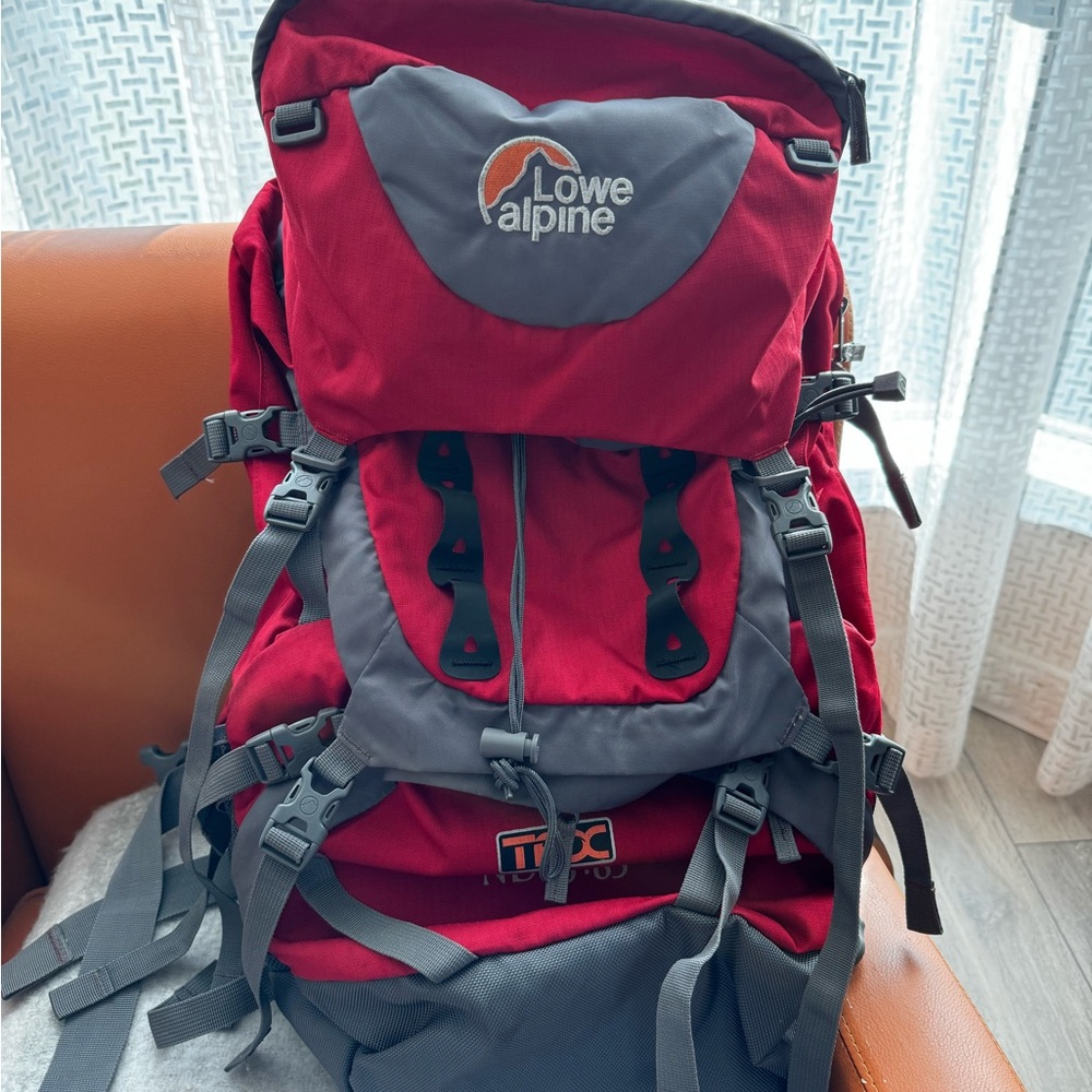 Lowe Alpine Lightweight women’s backpack in pristine condition